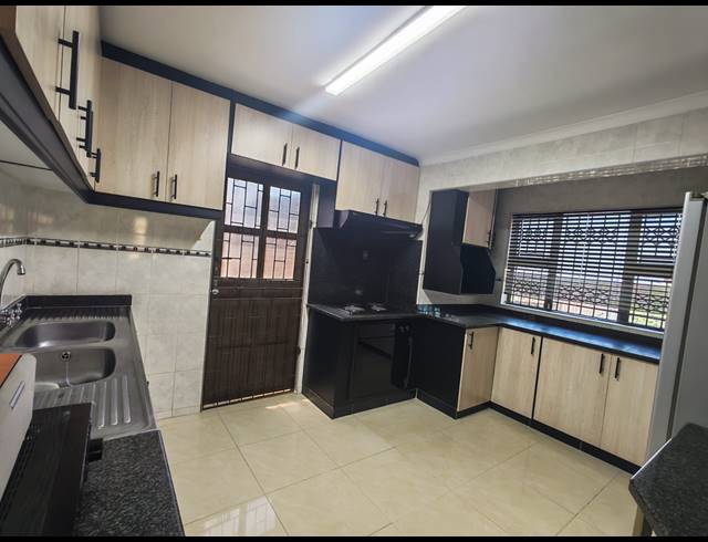 3 BEDROOM HOUSE FOR SALE IN FLAMINGO HEIGHTS